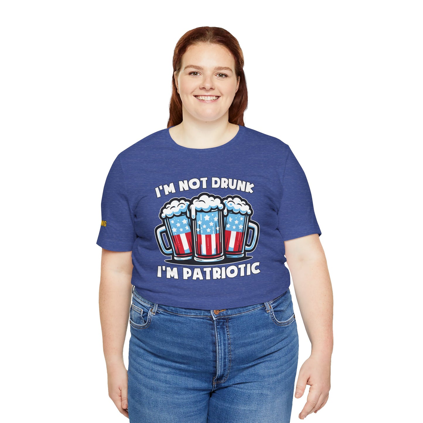 Funny ‘I’m Not Drunk, I’m Patriotic’ alcohol quote t-shirt featuring three beer mugs with an American flag design – perfect for beer lovers and 4th of July celebrations. In plus sizes.